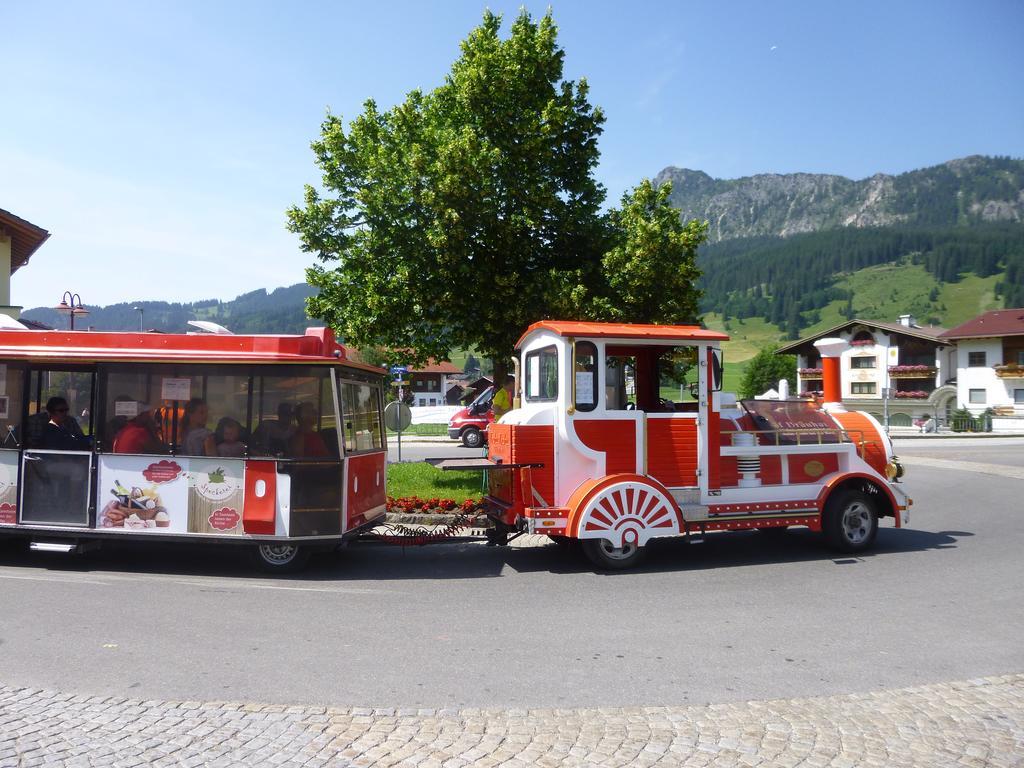 Hotel Haus Alpenland Tannheim Exterior foto