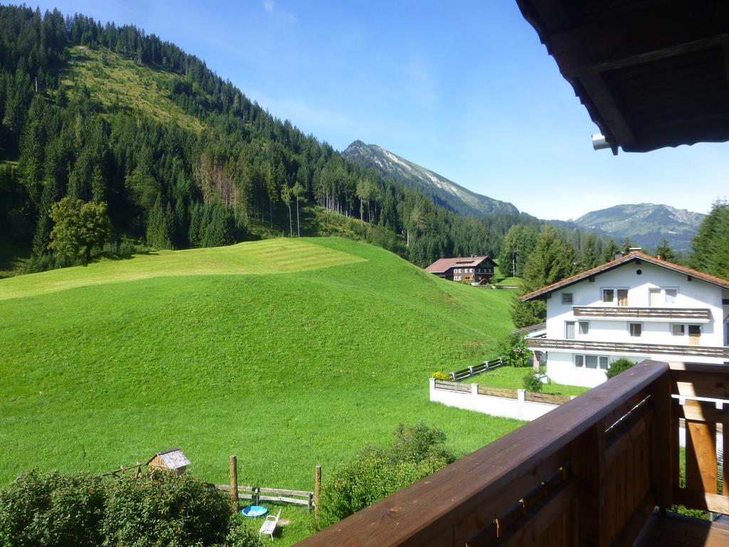 Hotel Haus Alpenland Tannheim Exterior foto